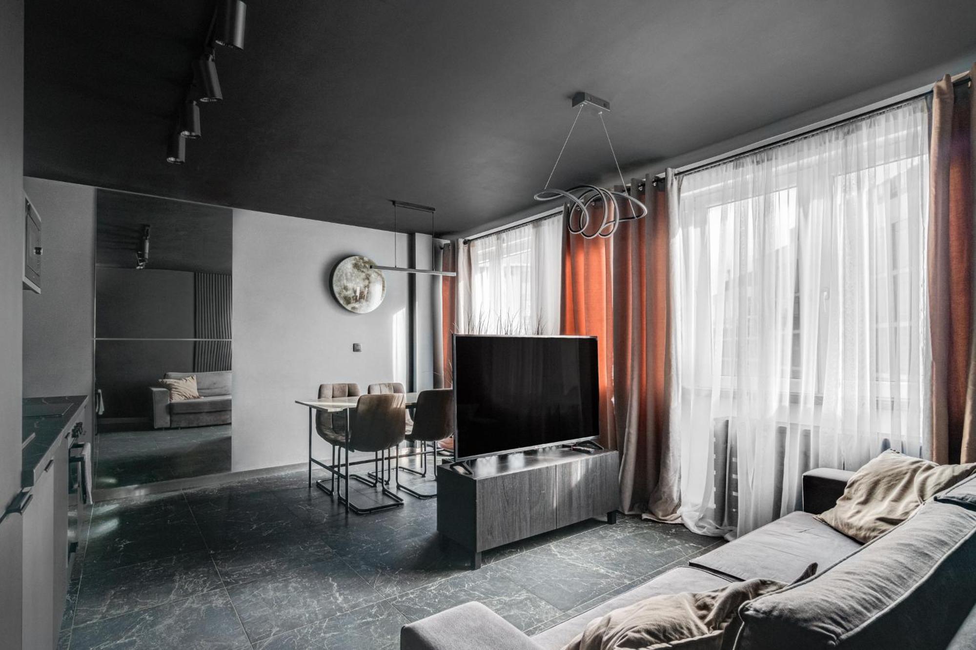 Blacknight Apartment - Self Check-In 24H فروتسواف المظهر الخارجي الصورة